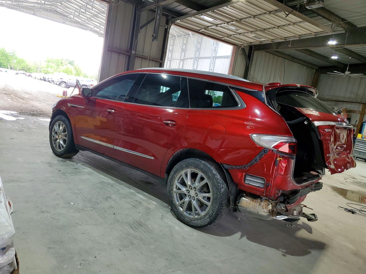 2022 Buick Enclave Essence - Image 2