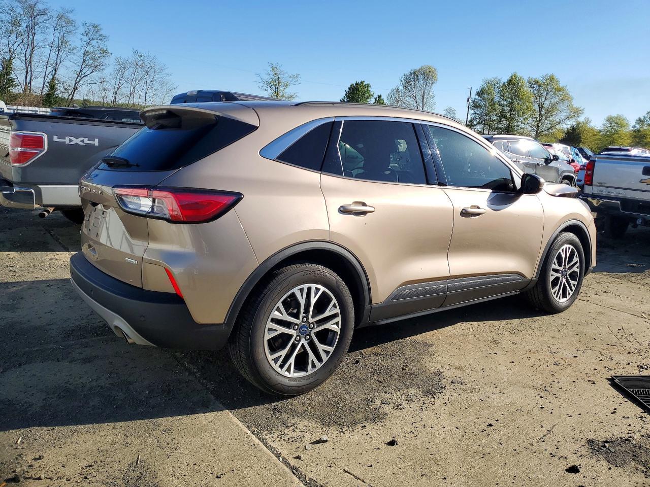 2020 Ford Escape Sel - Фото 3