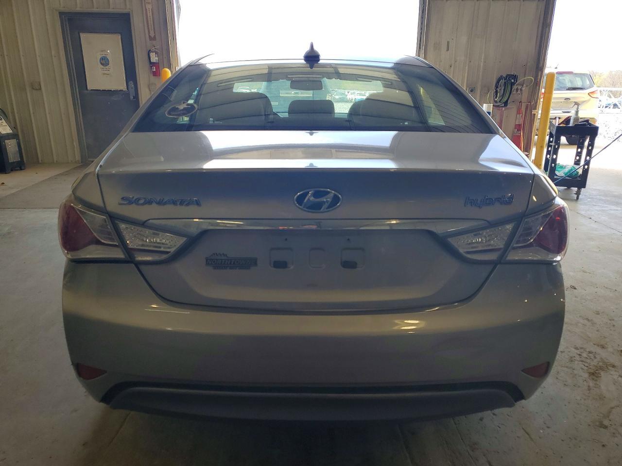 2012 Hyundai Sonata Hybrid Base - Фото 6