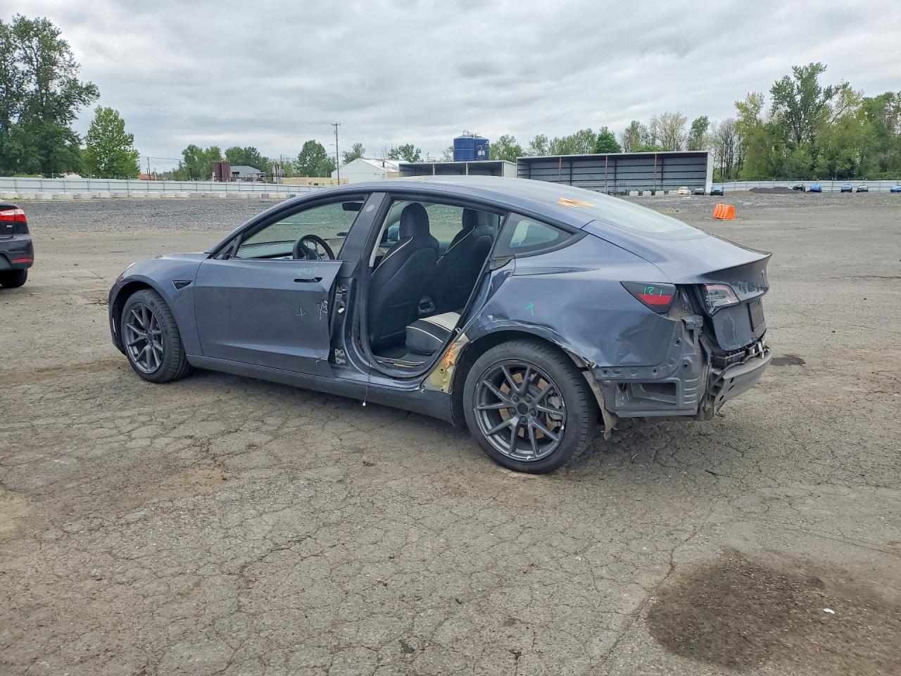 2022 Tesla Model 3 - Image 2