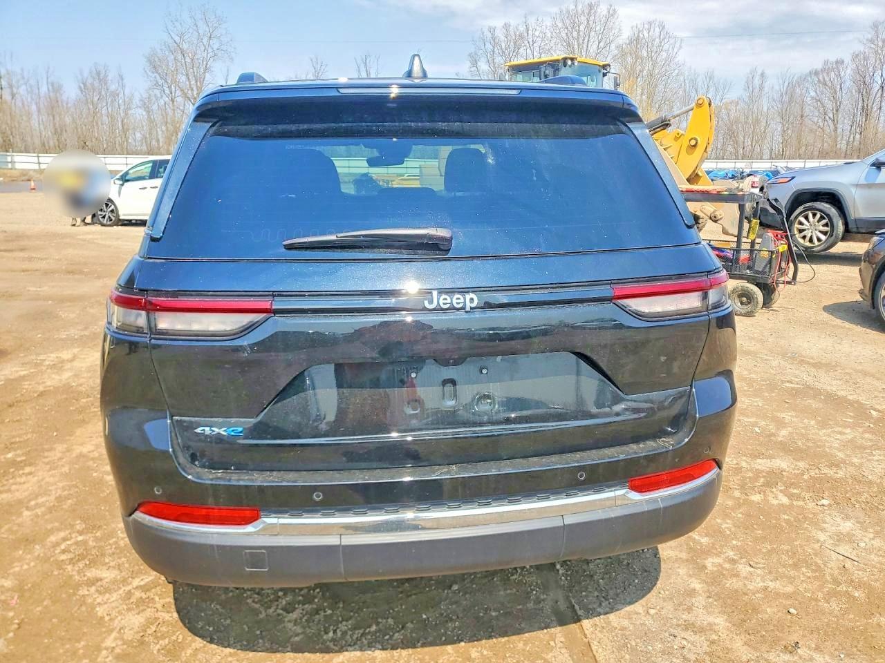 2025 Jeep Grand Cherokee 4Xe - Image 6