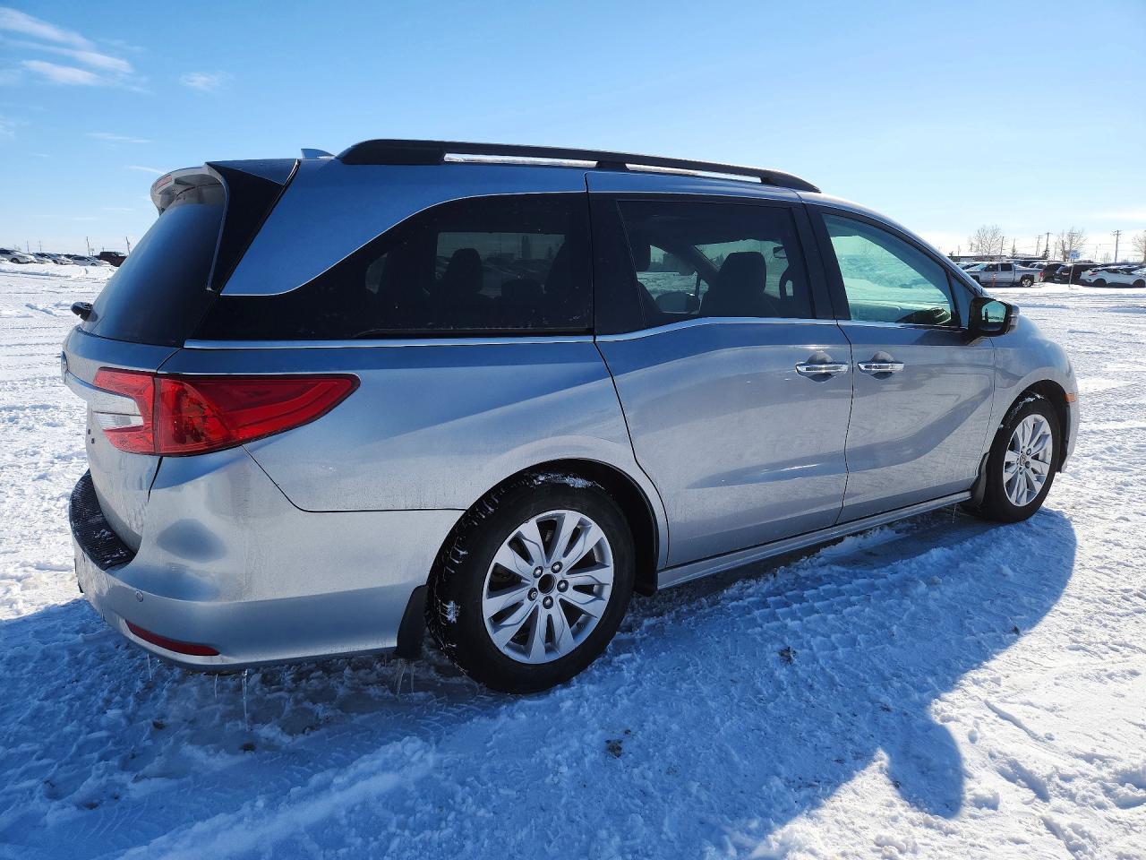 2020 Honda Odyssey Touring - Image 3