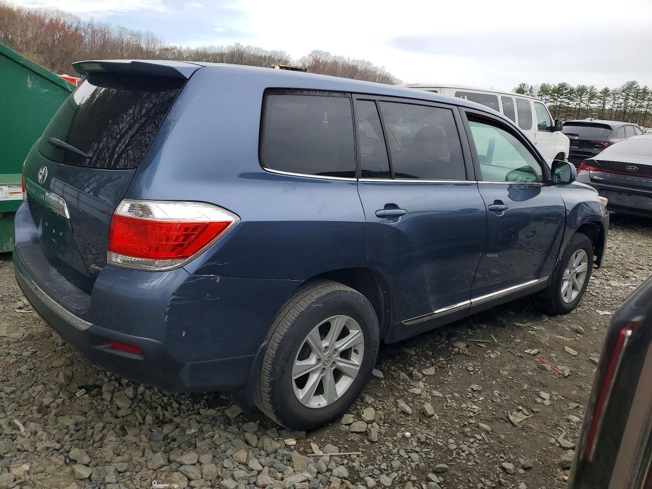 2013 Toyota Highlander Base - Фото 3