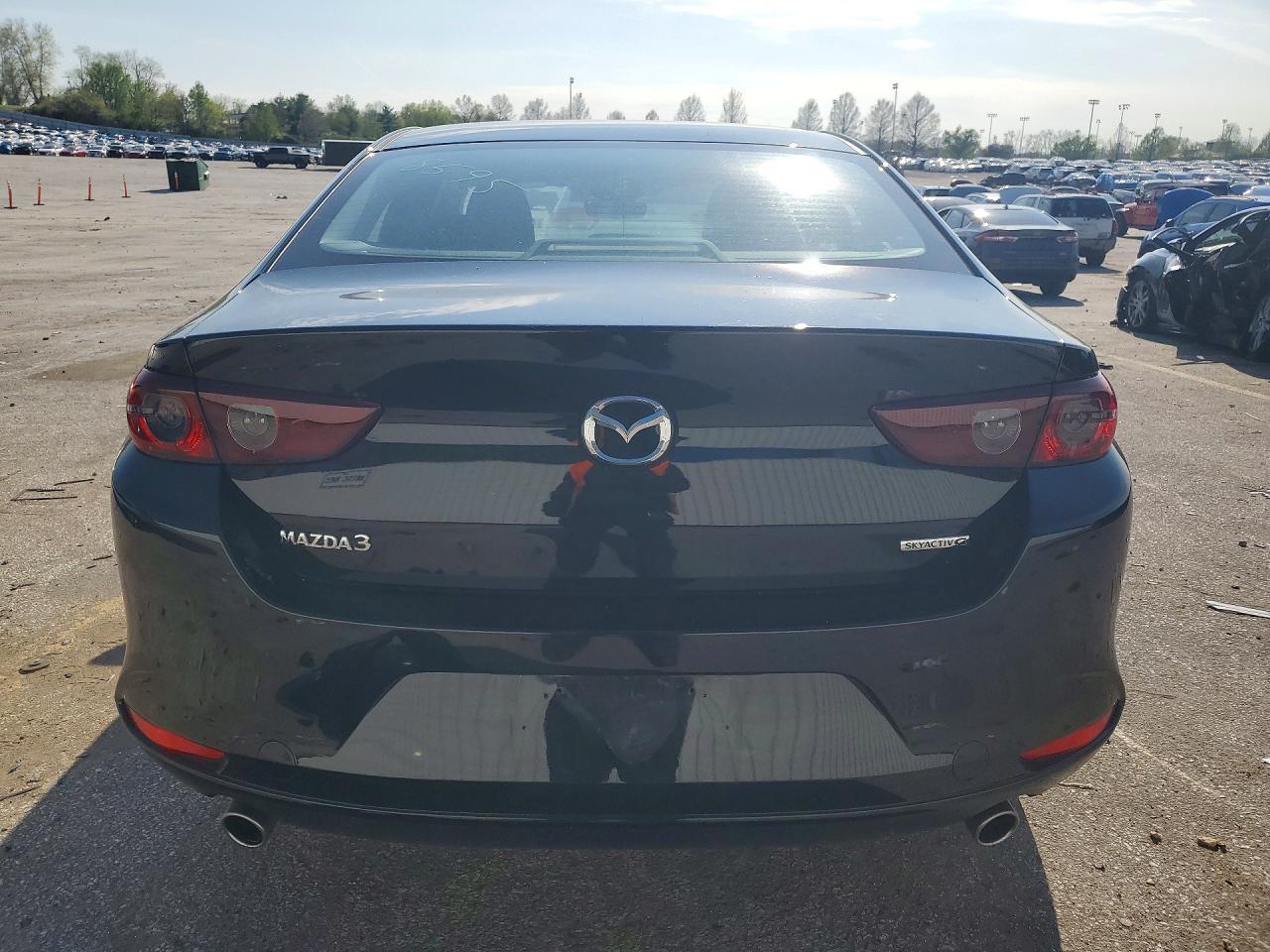 2021 Mazda 3 Premium - Фото 6