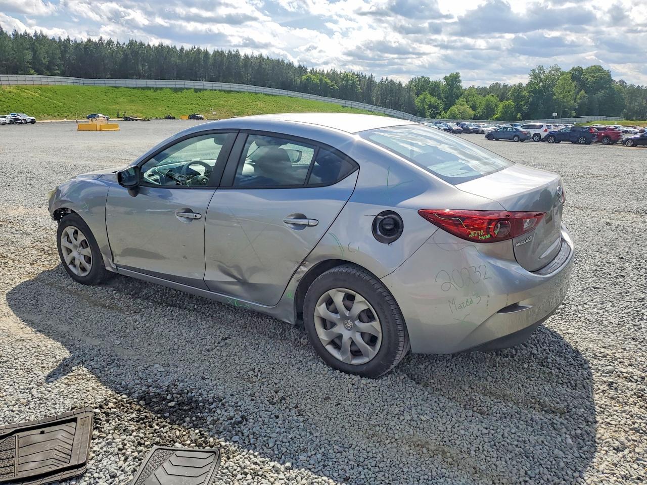 2014 Mazda 3 Sport - Image 2