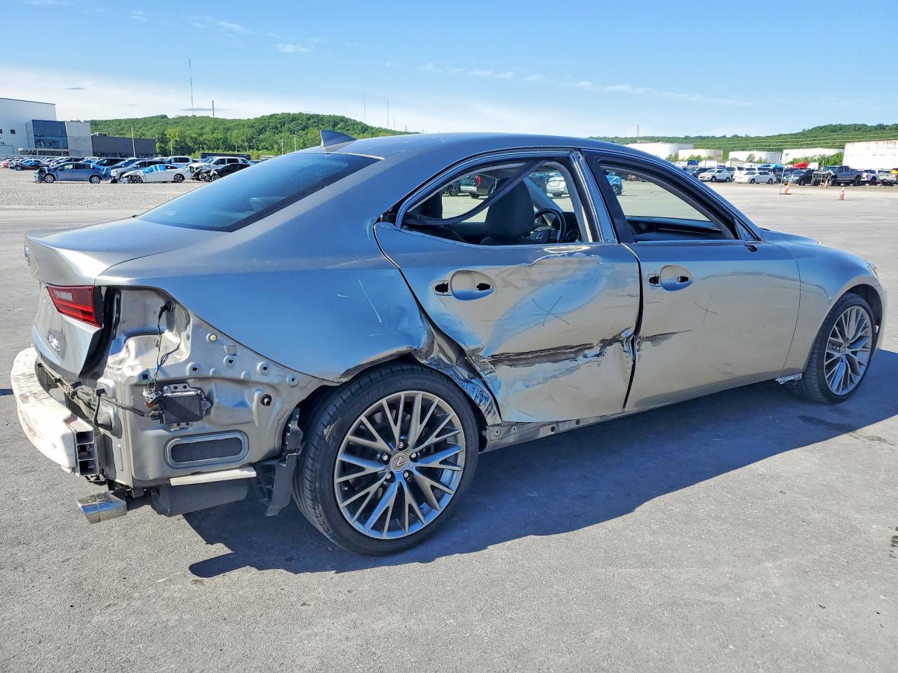 2016 Lexus Is 200T - Фото 3