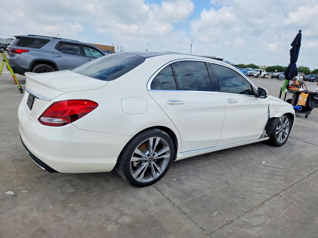 2017 Mercedes-Benz C 300 - Image 3