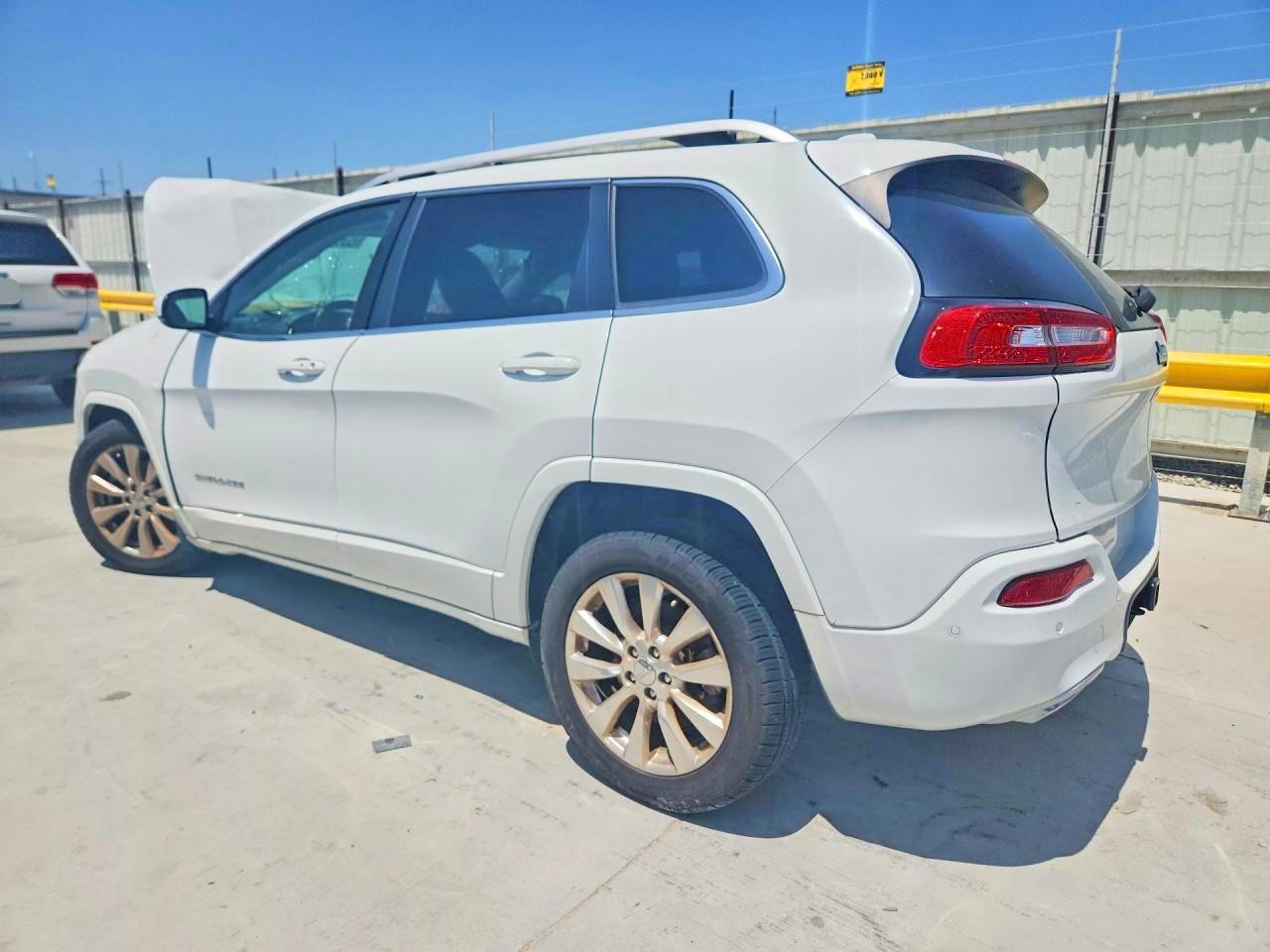 2017 Jeep Cherokee Overland - Фото 2
