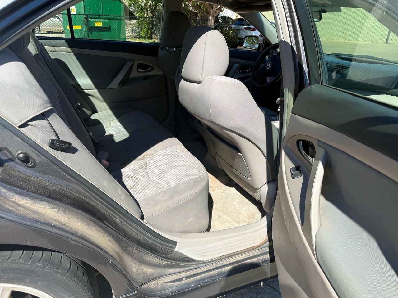 2009 Toyota Camry Se - Image 6