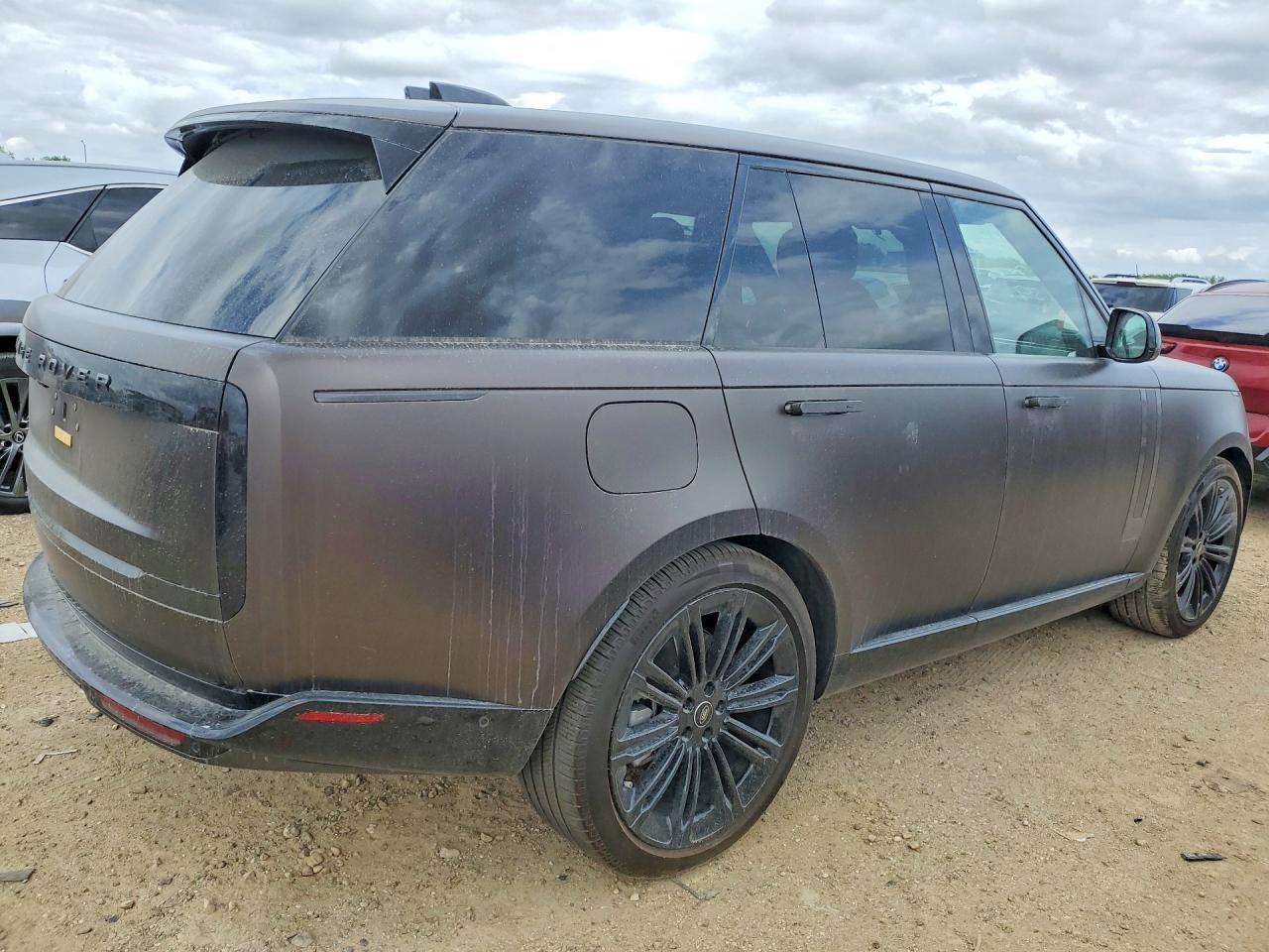 2025 Land Rover Range Rover Se - Image 3