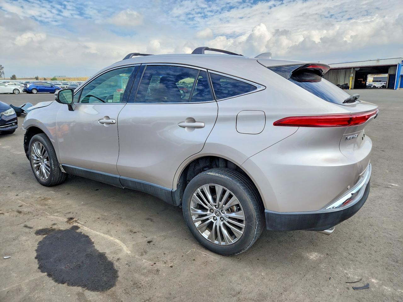 2021 Toyota Venza - Фото 2