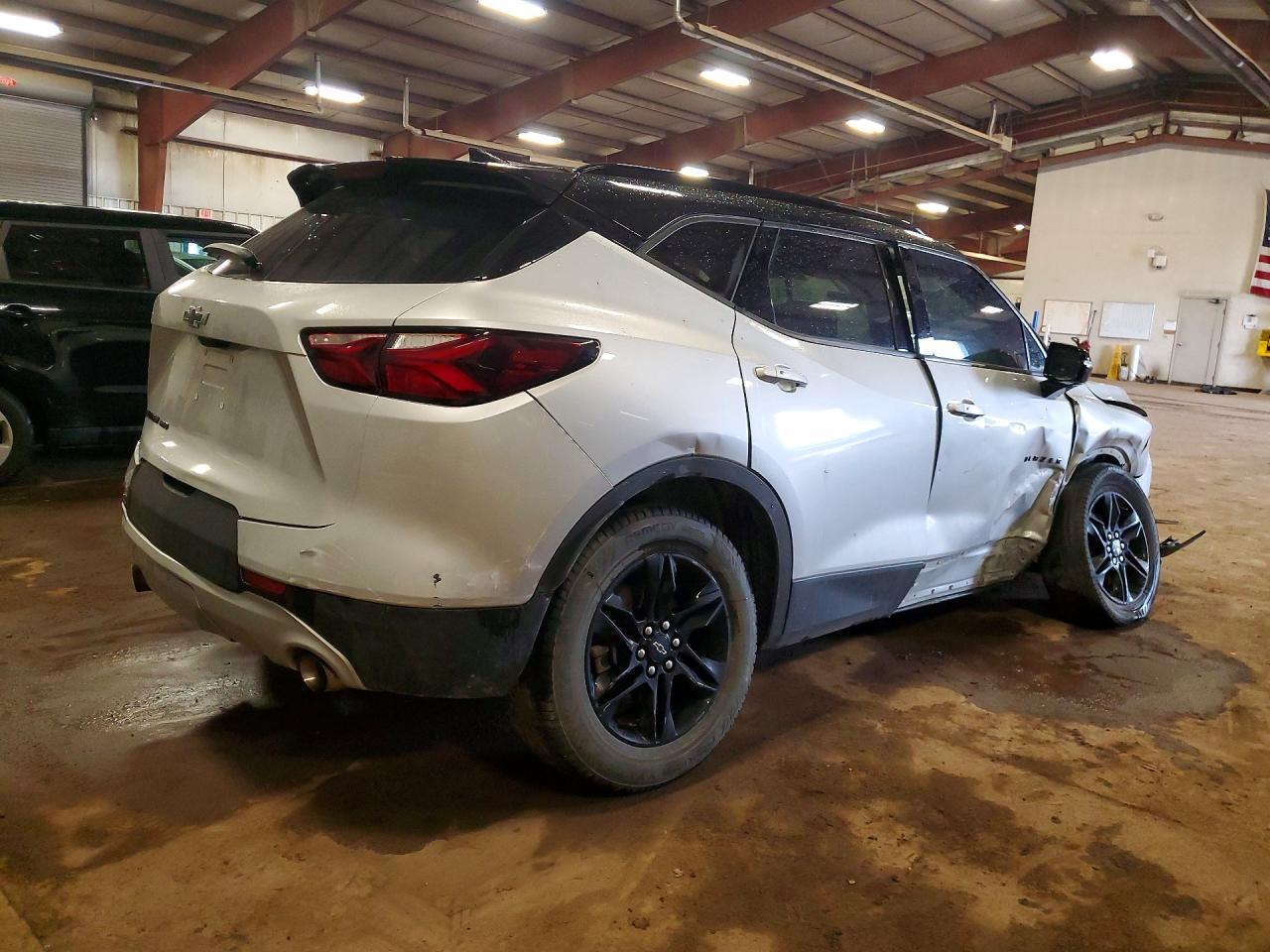 2022 Chevrolet Blazer 3Lt - Фото 3