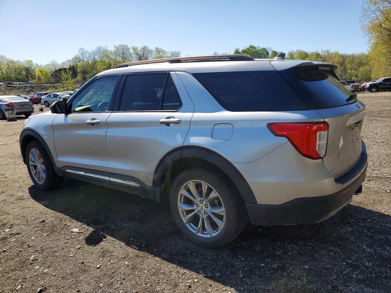 2023 Ford Explorer Xlt - Фото 2