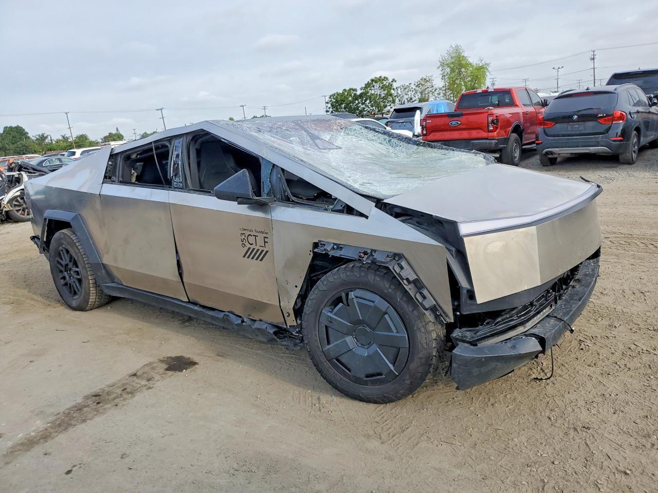 2025 Tesla Cybertruck - Image 4