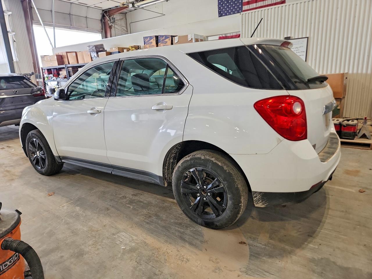 2015 Chevrolet Equinox Ls - Image 2