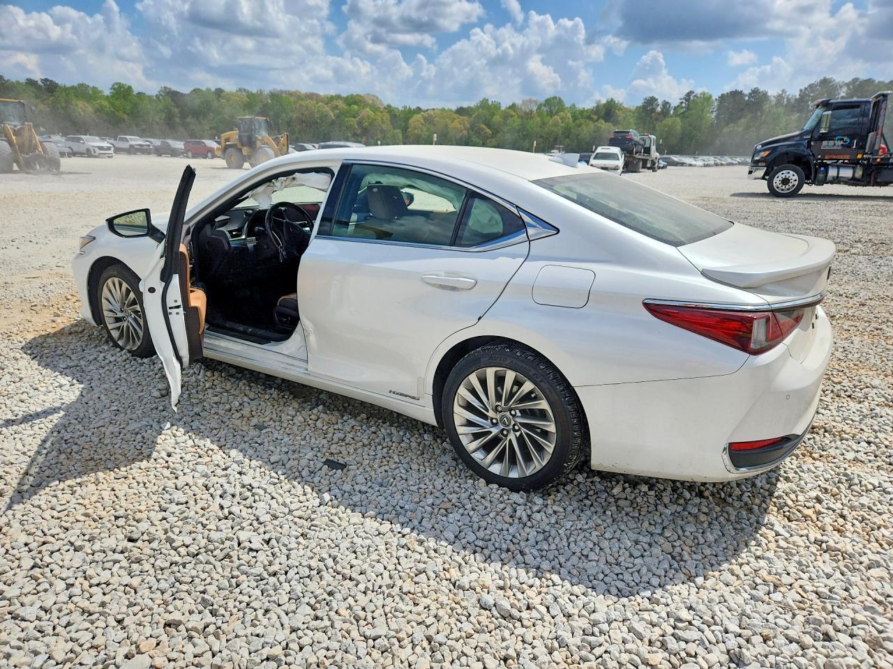 2019 Lexus Es 300H Ultra Luxury - Image 2