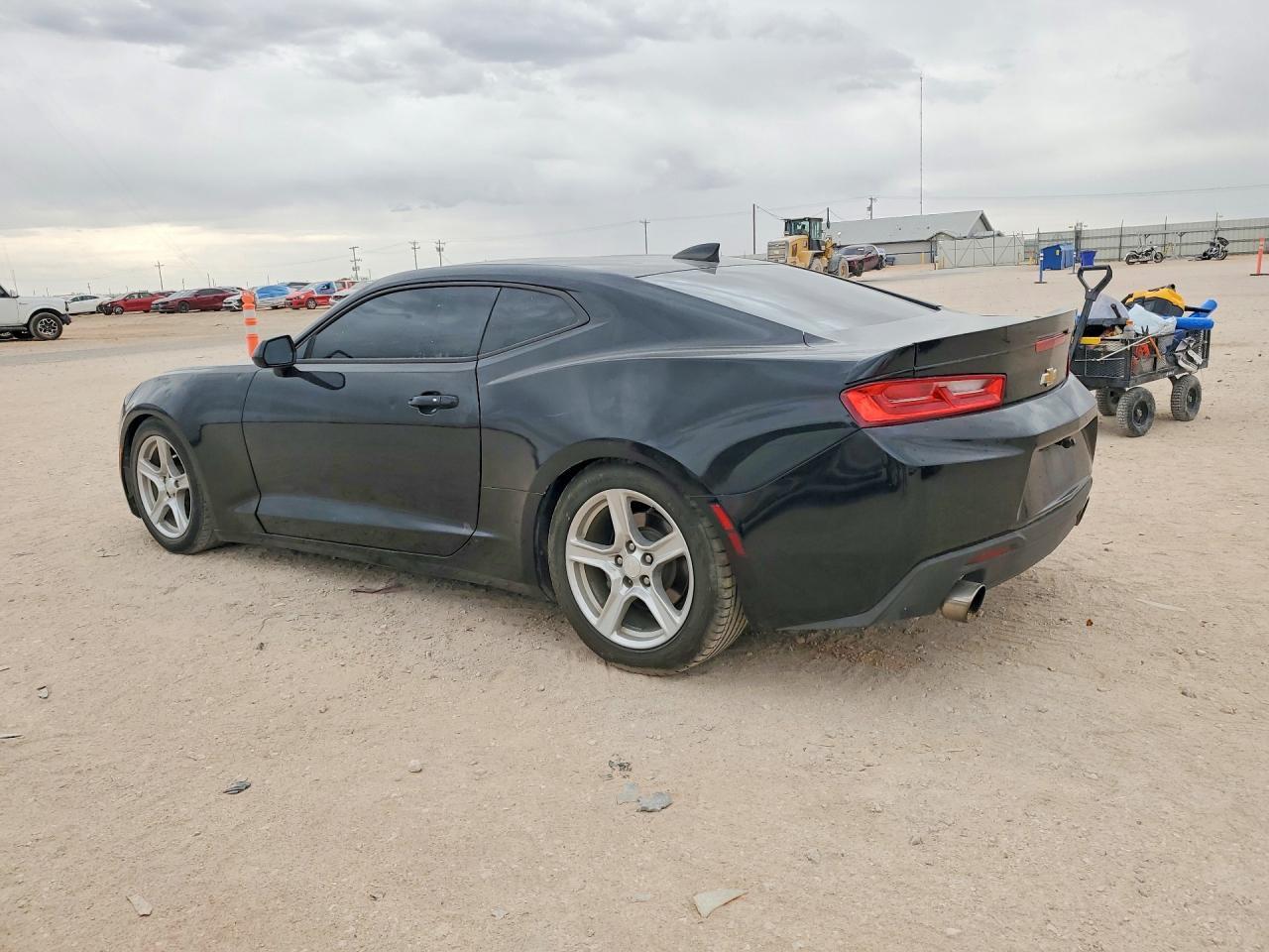 2017 Chevrolet Camaro Ls - Фото 2