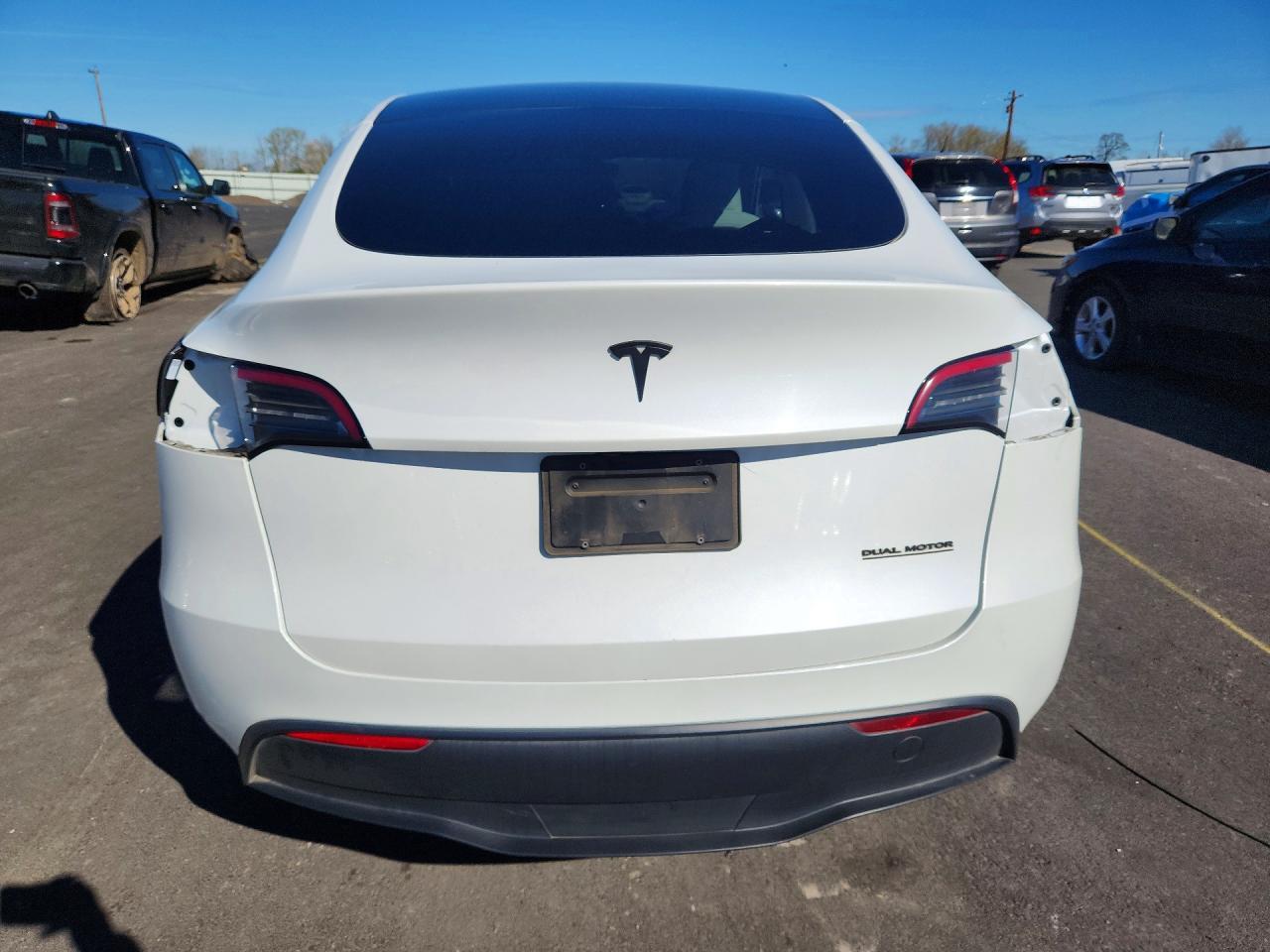 2024 Tesla Model Y - Фото 6