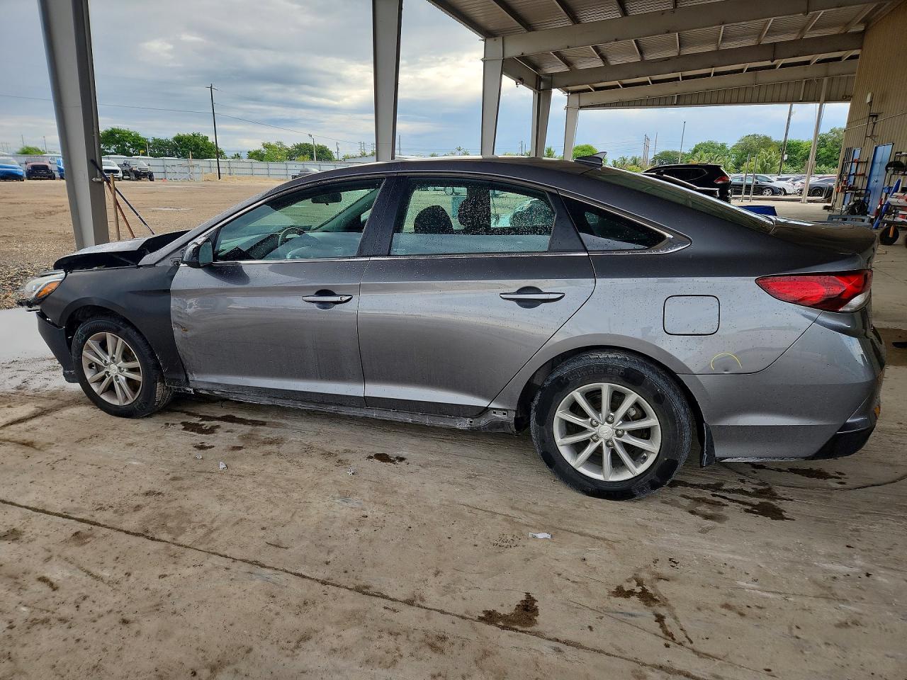2019 Hyundai Sonata Se - Image 2