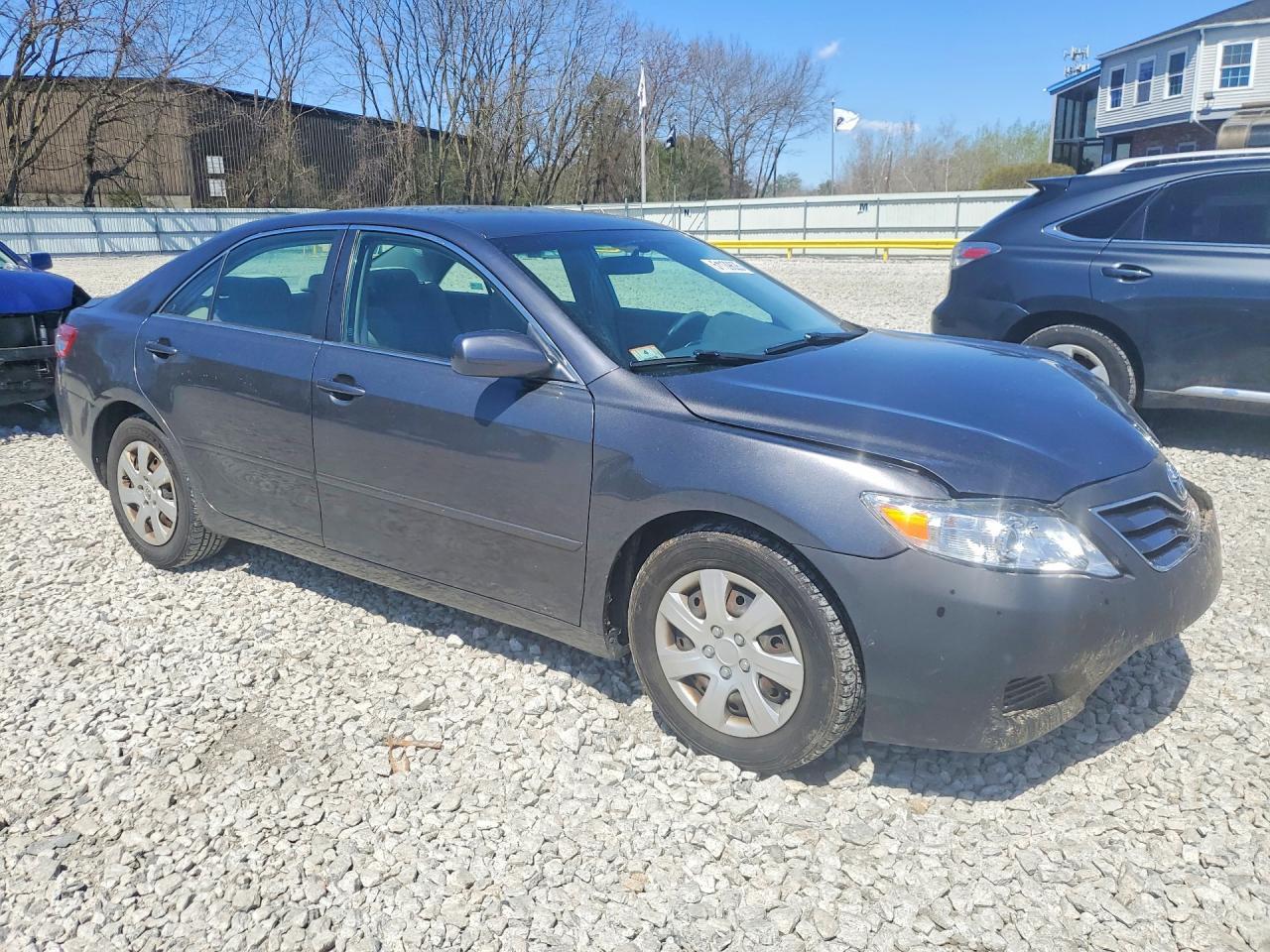 2010 Toyota Camry Le - Image 4