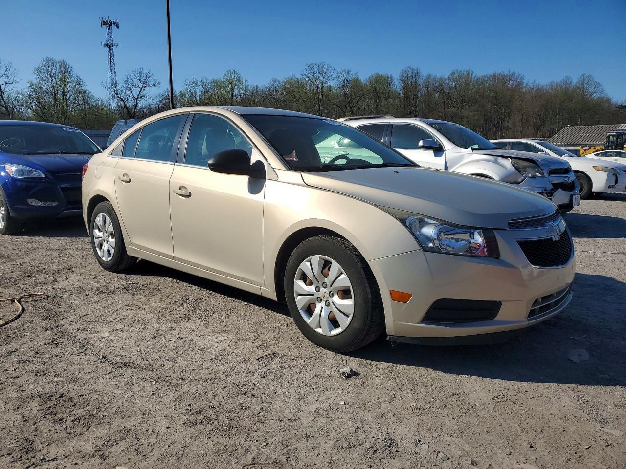 2012 Chevrolet Cruze Ls - Image 4