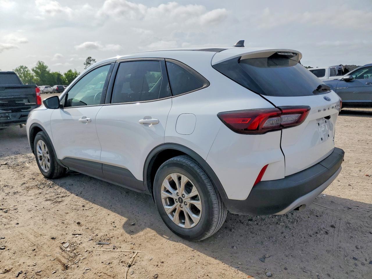 2025 Ford Escape Active - Image 2