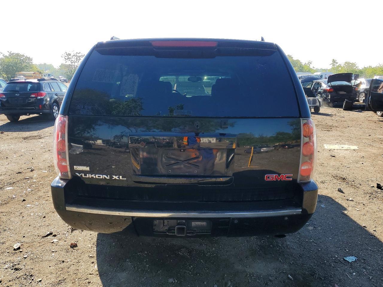 2010 GMC Yukon Xl Denali - Image 6