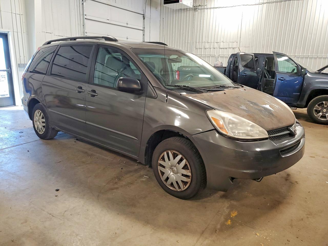 2005 Toyota Sienna Le 8 Passenger - Image 4