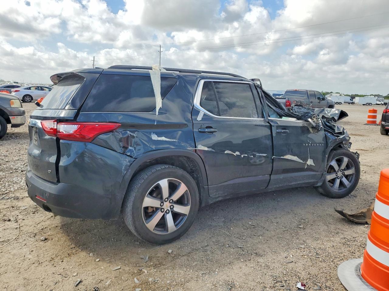 2019 Chevrolet Traverse Lt - Image 3