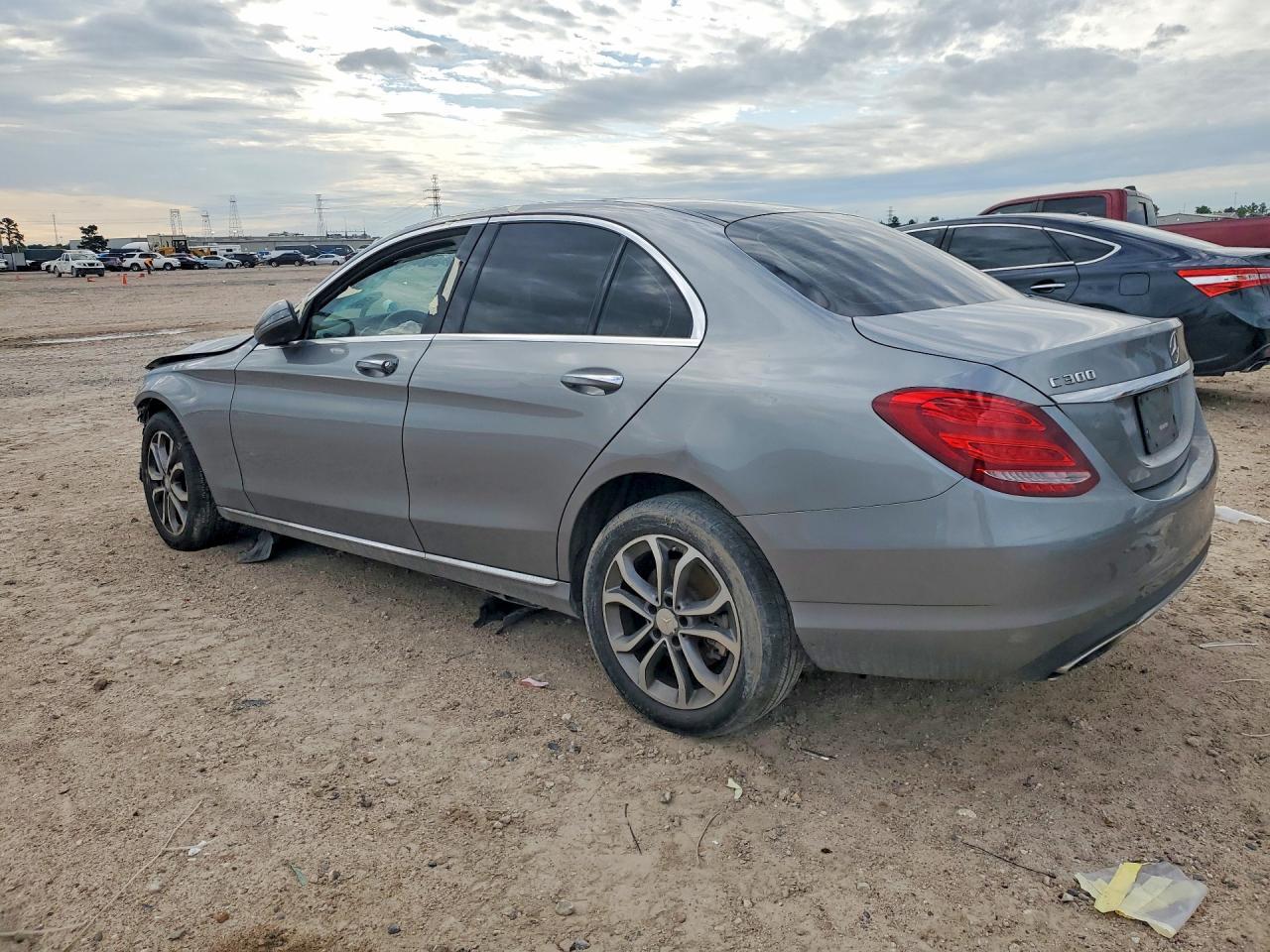 2016 Mercedes-Benz C 300 4Matic - Фото 2