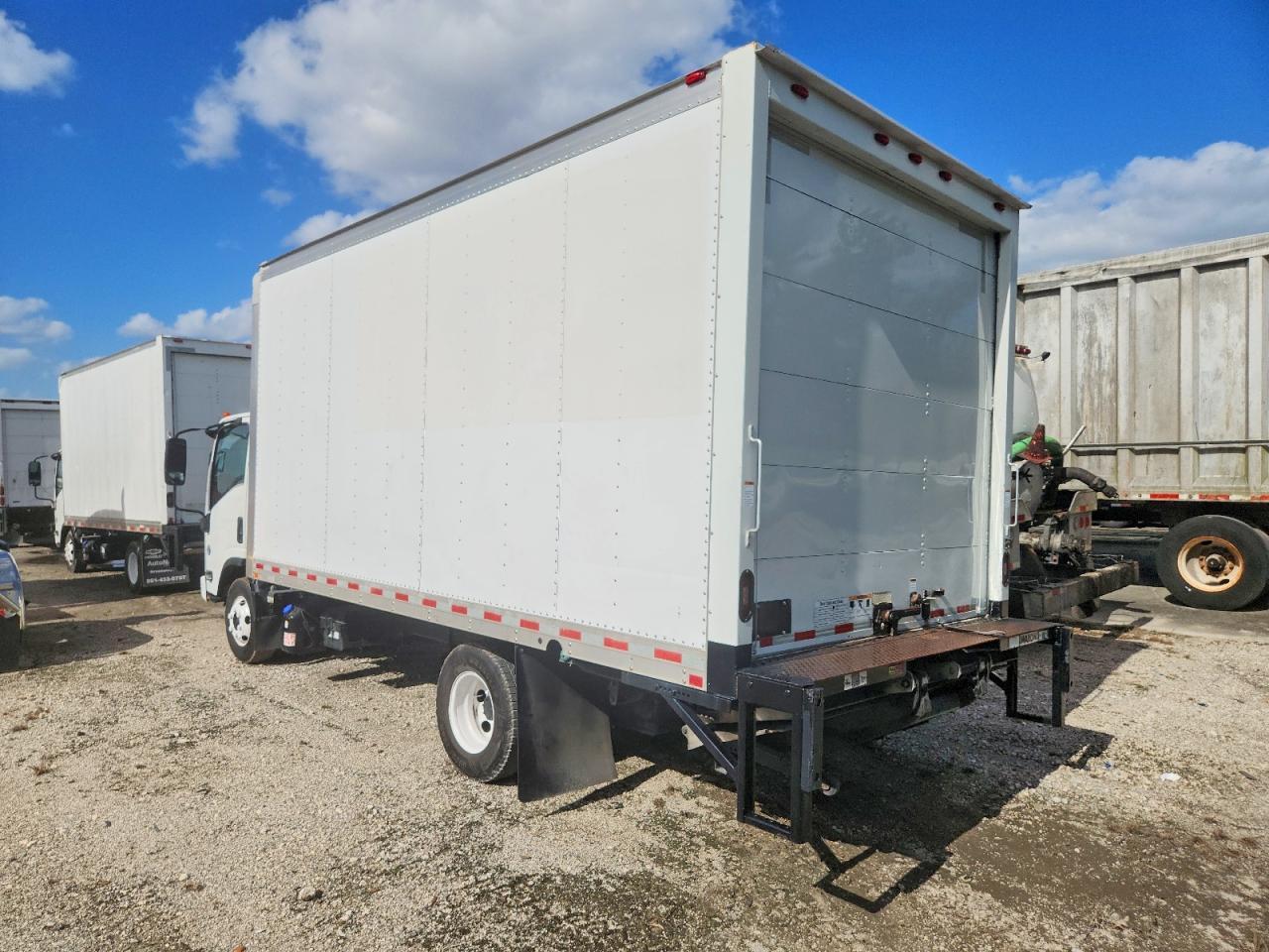 2019 Isuzu Npr Hd Box Truck - Фото 3