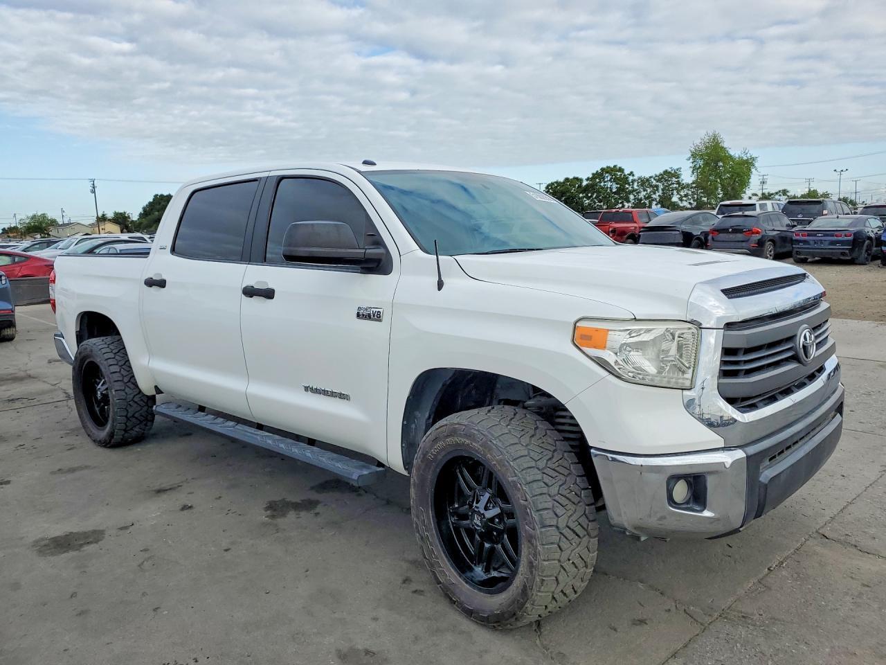 2014 Toyota Tundra Crewmax Sr5 - Image 4