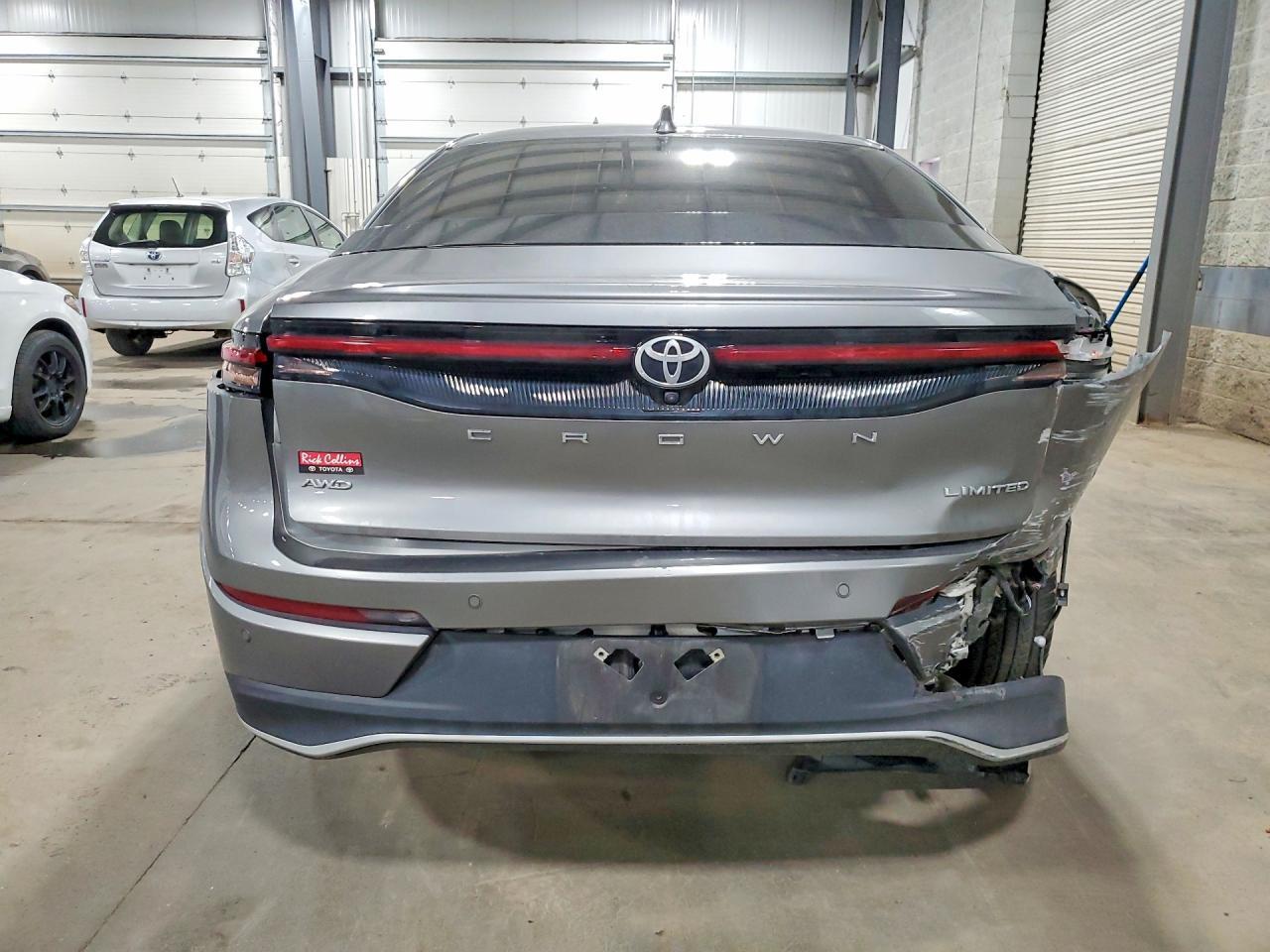 2023 Toyota Crown Limited - Фото 6