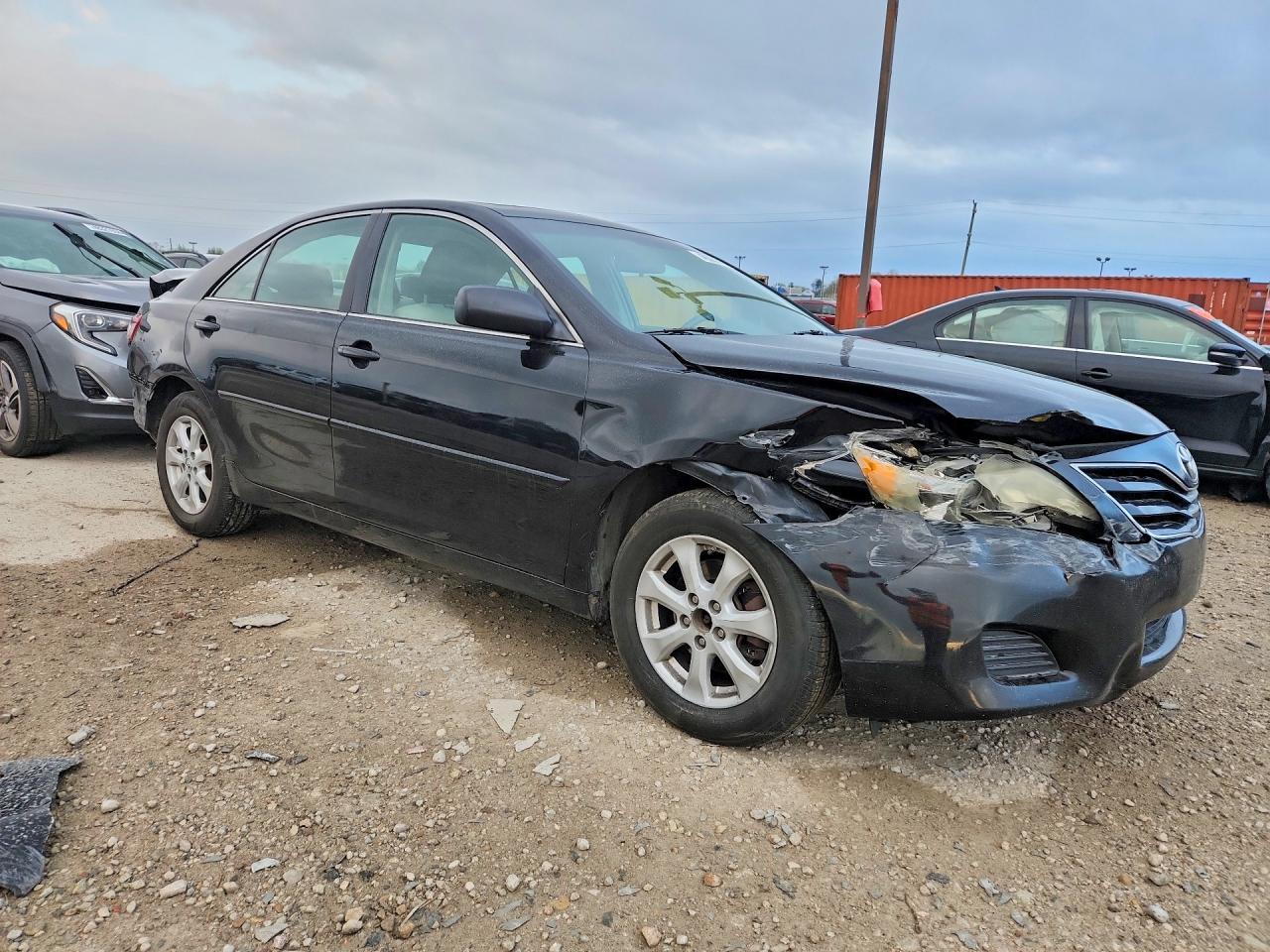2011 Toyota Camry Le - Image 4