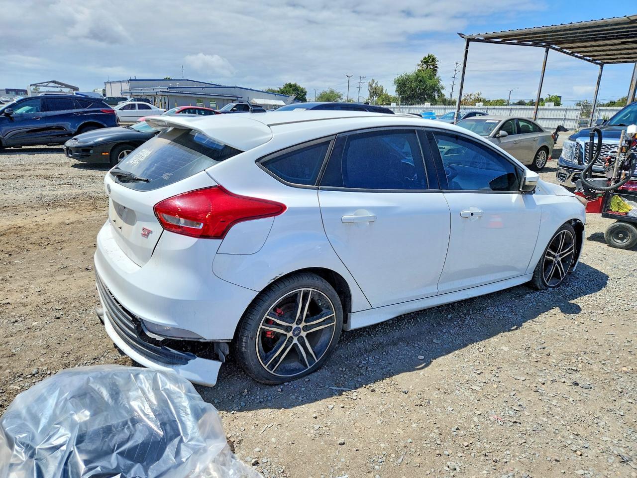 2017 Ford Focus St - Фото 3