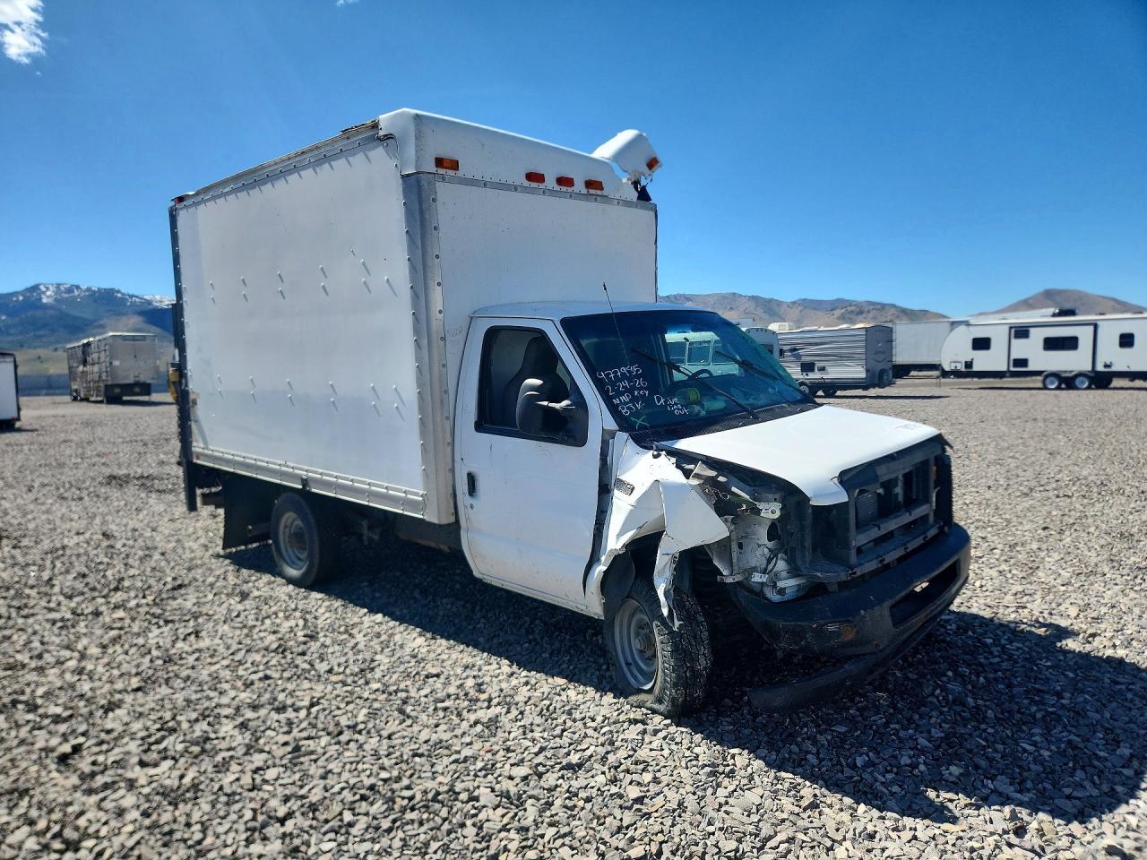 2012 Ford Econoline E350 Super Duty Cutaway Van - Фото 4