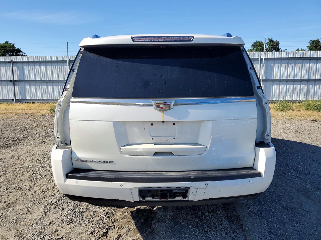 2015 Cadillac Escalade Luxury - Image 6