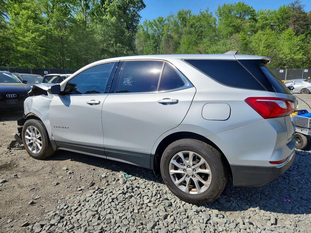 2020 Chevrolet Equinox Lt - Image 2