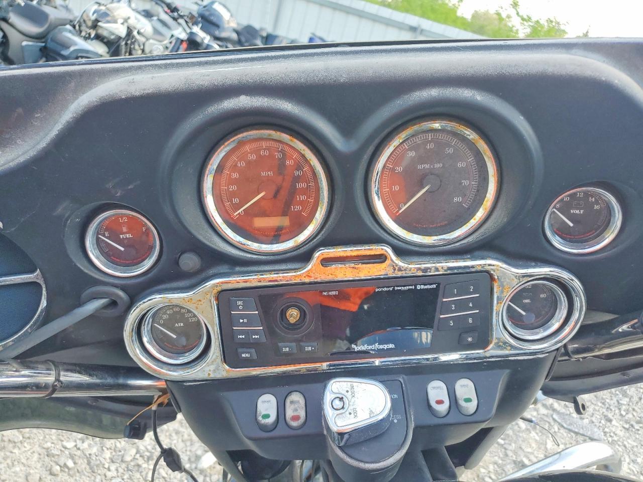 2009 Harley-Davidson Flhtcu - Фото 7