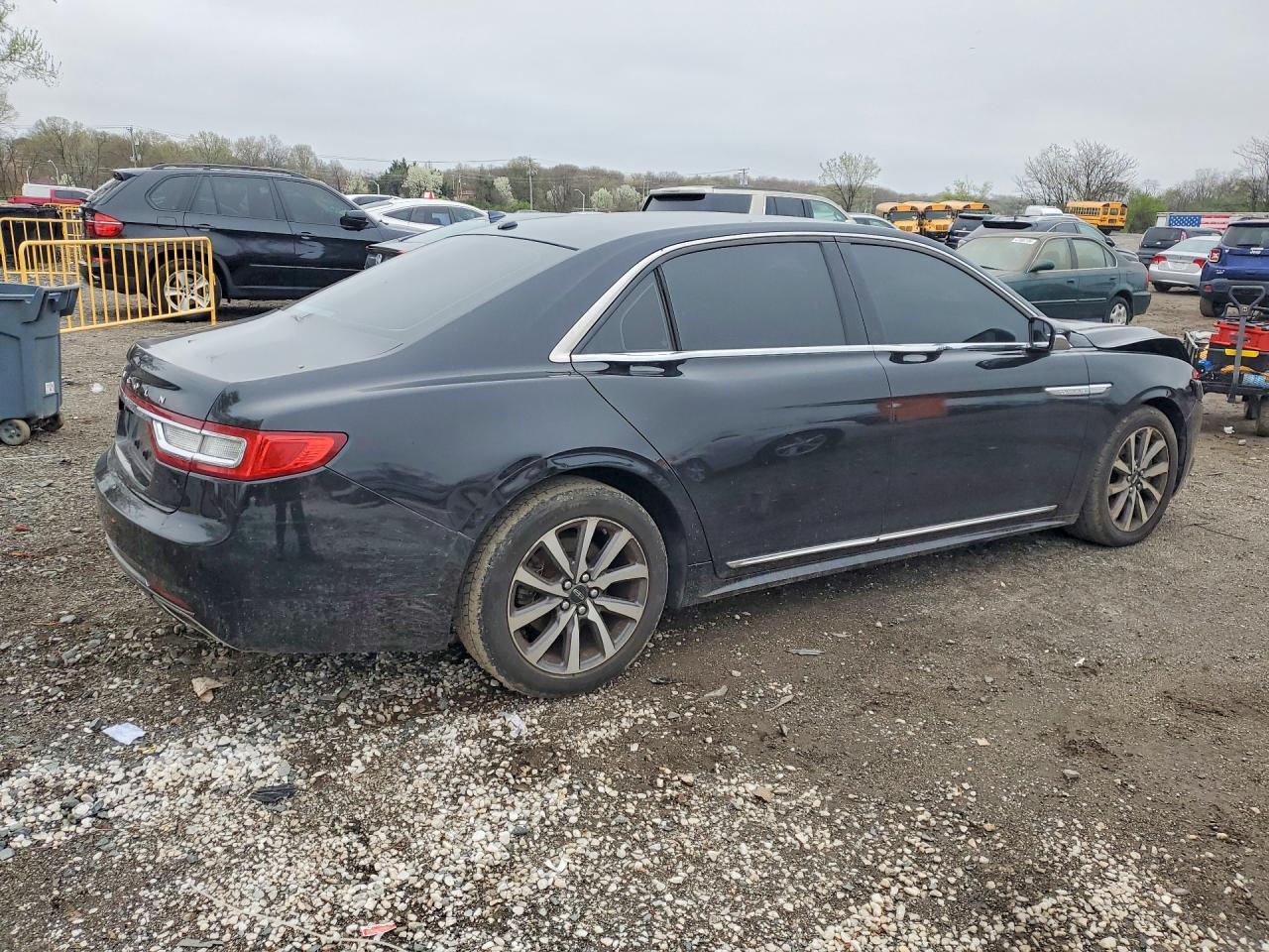 2017 Lincoln Continental Premiere - Фото 3
