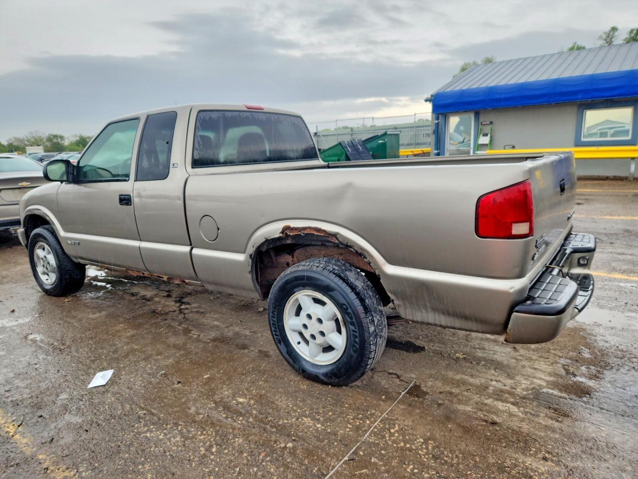 2003 Chevrolet S Truck S10 - Image 2