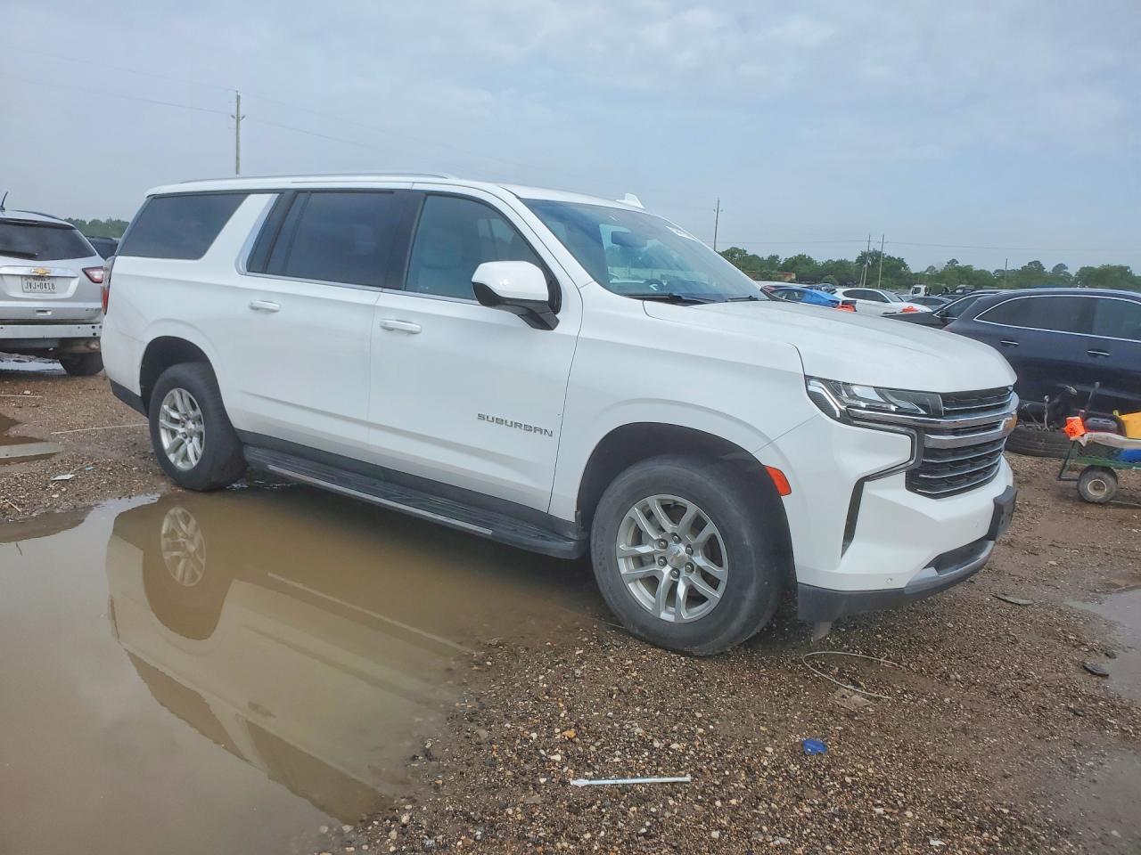 2024 Chevrolet Suburban K1500 Lt - Image 4