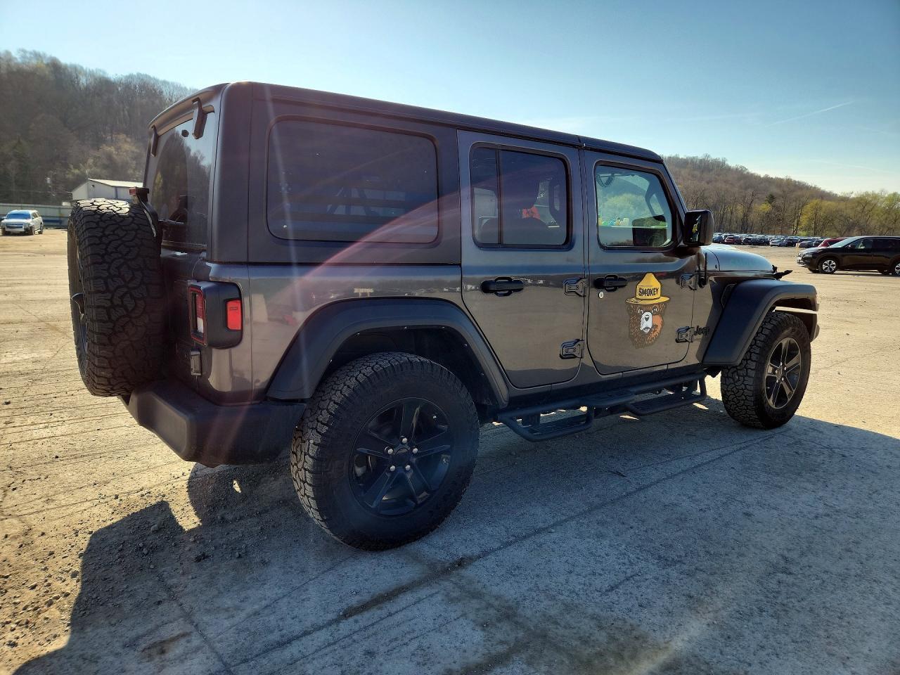 2022 Jeep Wrangler Unlimited Sport - Фото 3