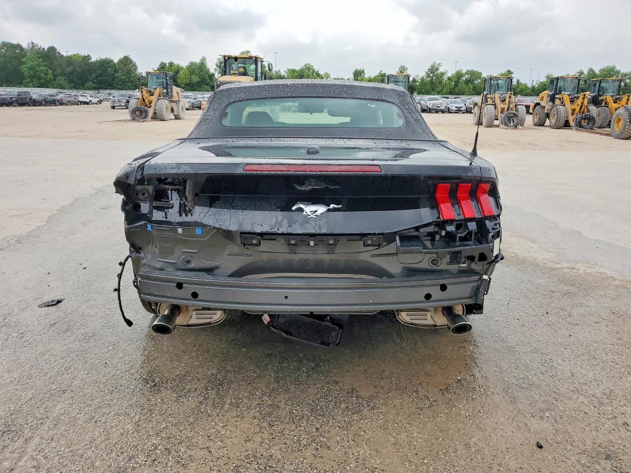 2026 Ford Mustang - Image 6