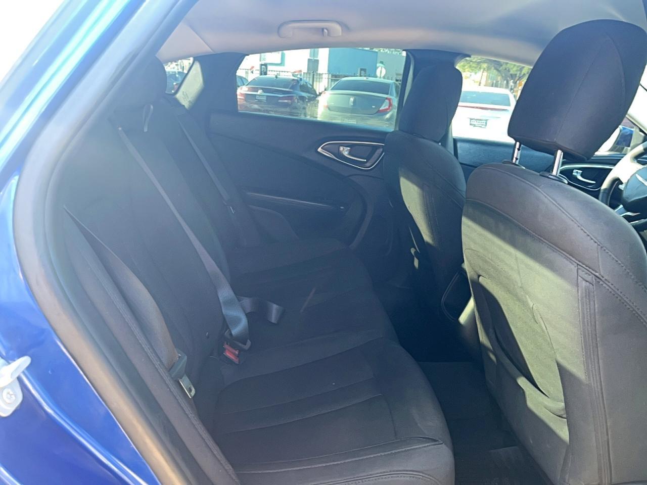 2016 Chrysler 200 Limited - Image 6