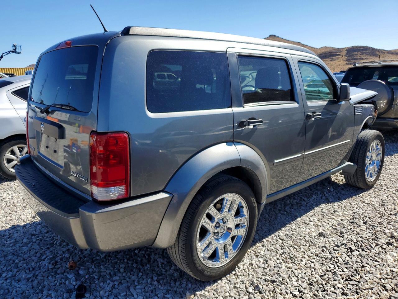 2011 Dodge Nitro Heat - Image 3