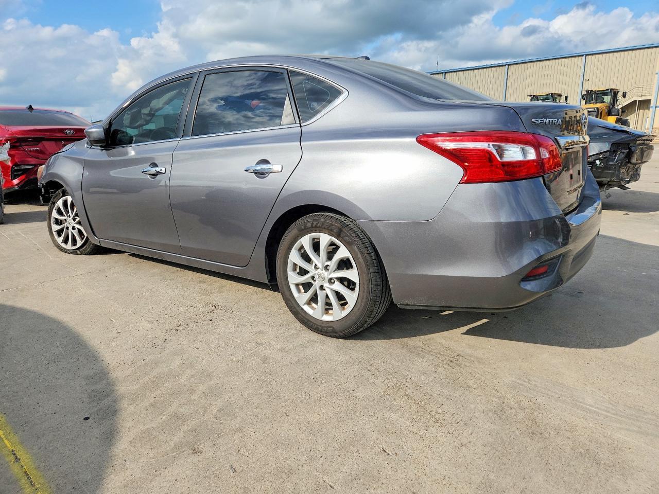 2019 Nissan Sentra - Фото 2