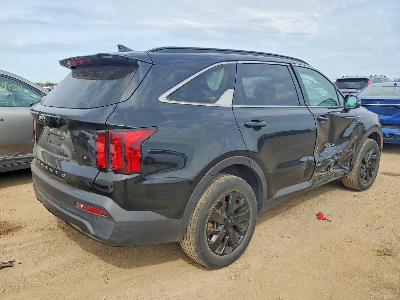2021 Kia Sorento S - Фото 3