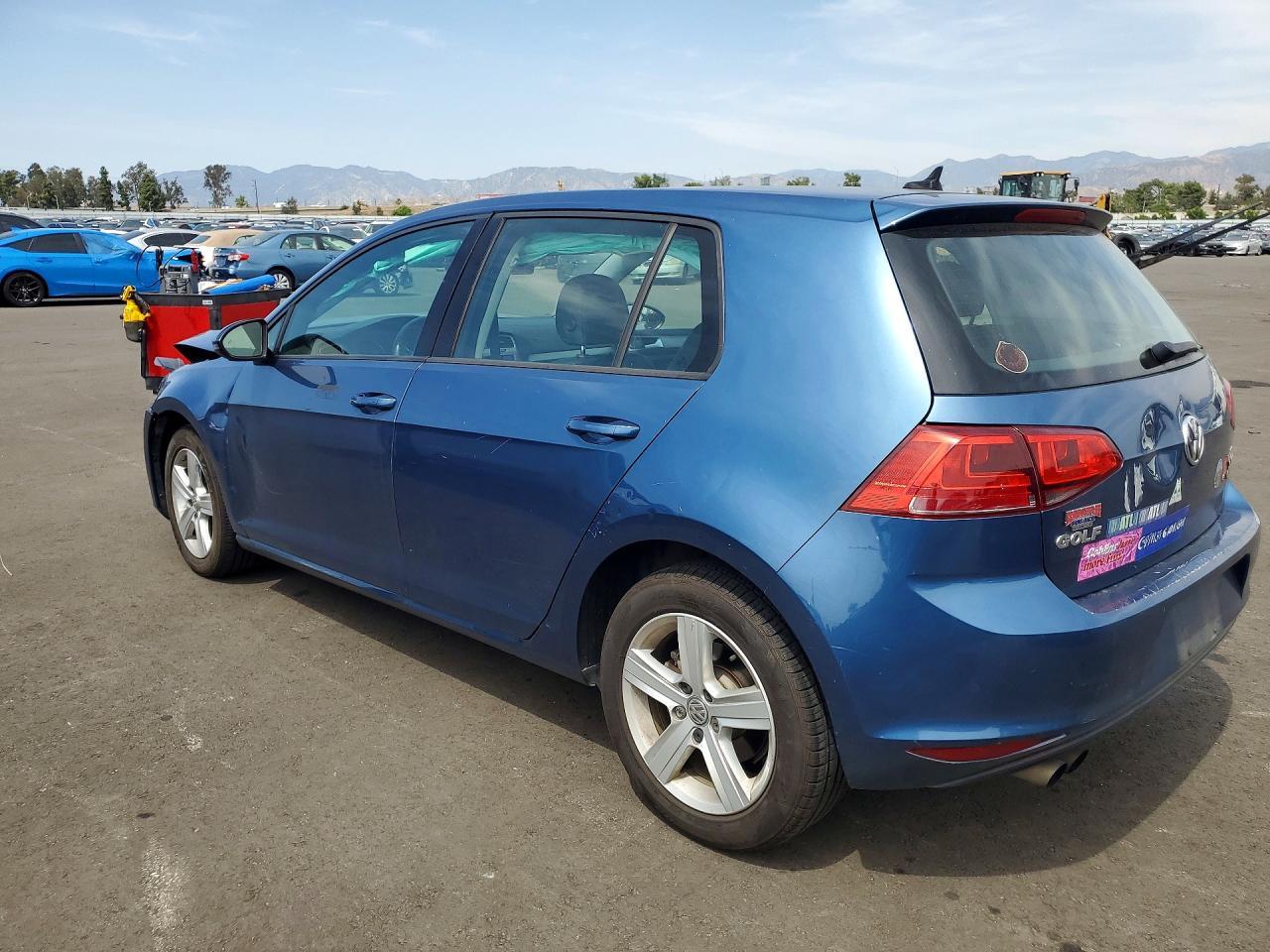 2017 Volkswagen Golf S - Image 2