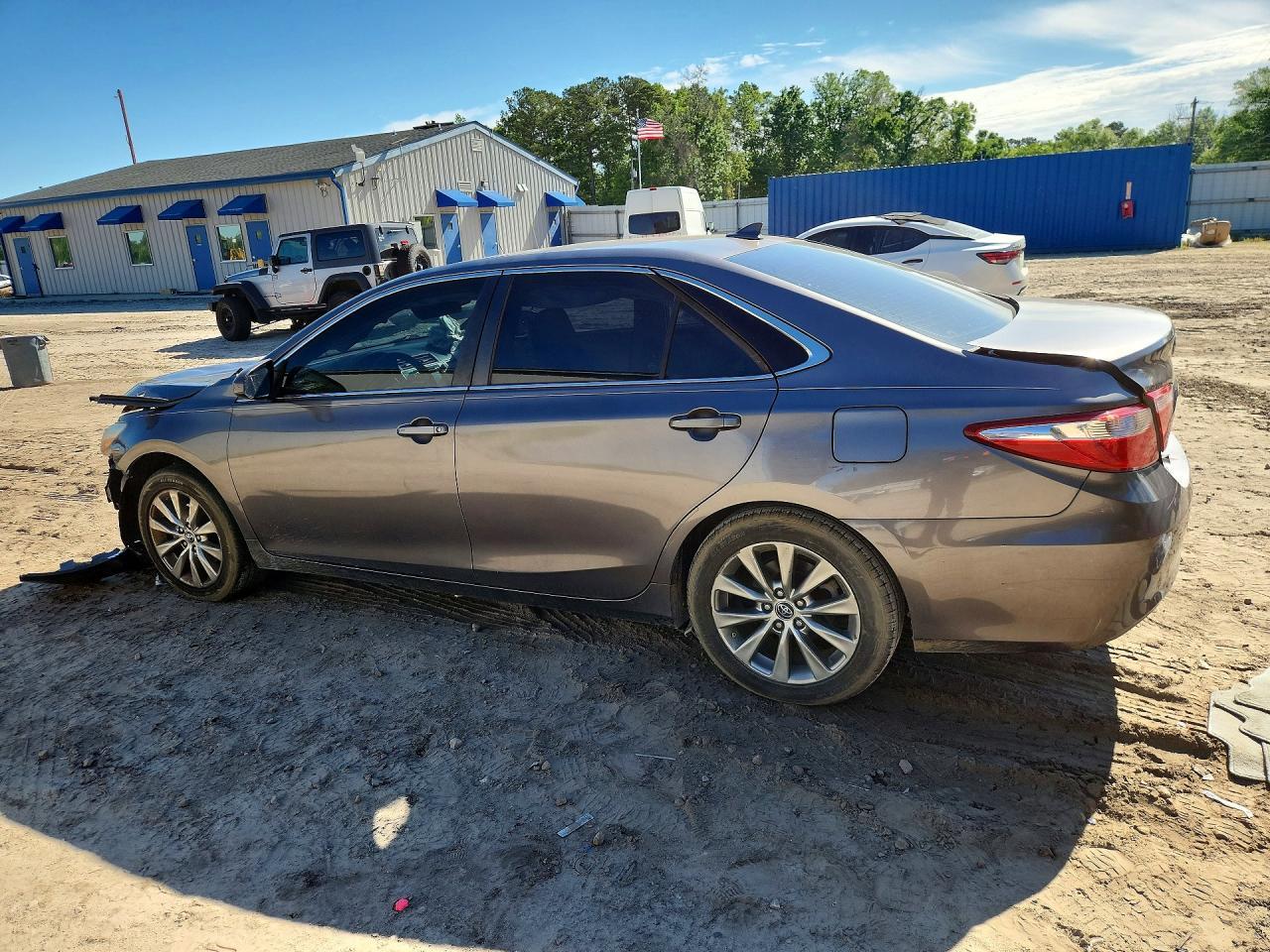 2015 Toyota Camry Xle - Image 2